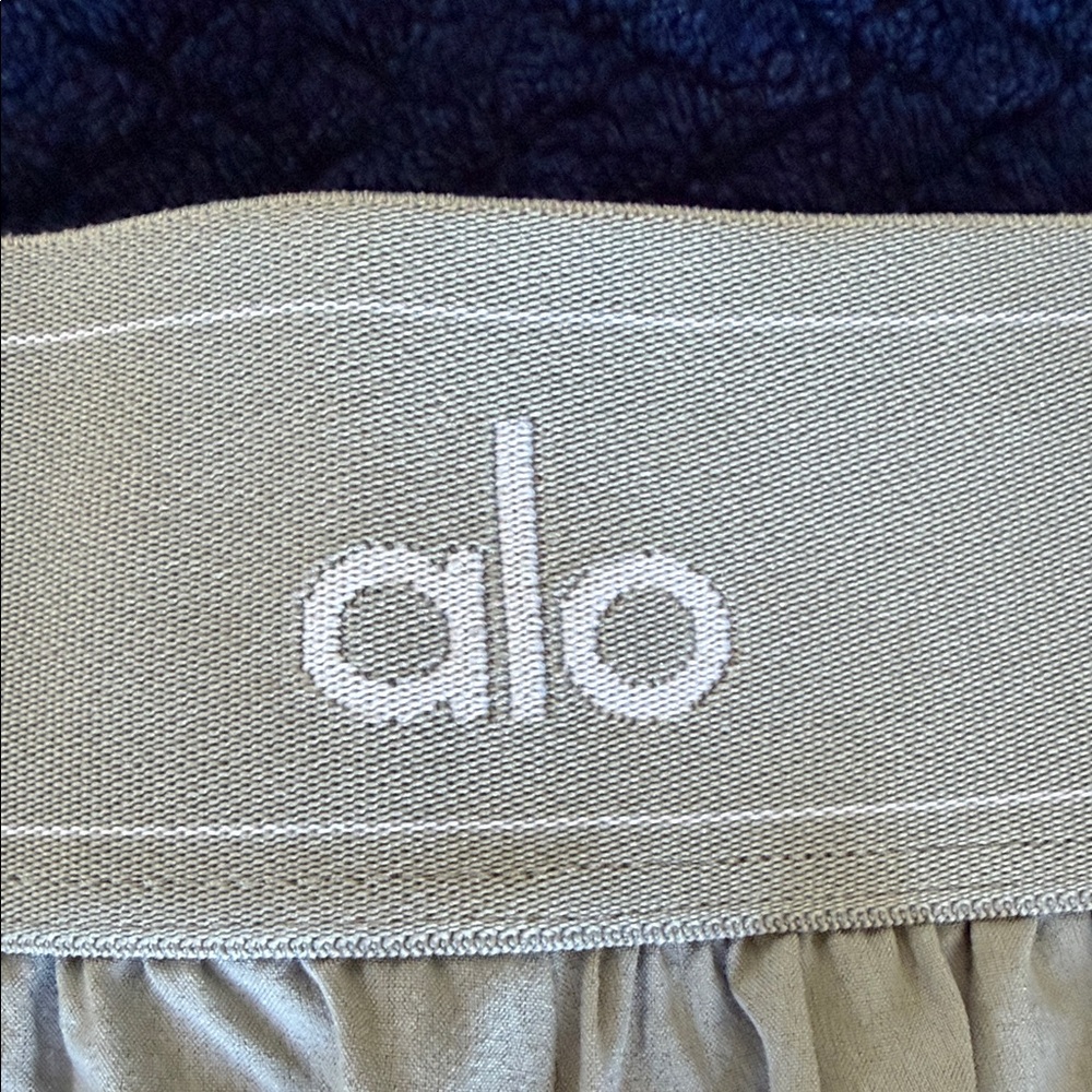 ALO Yoga Women's match point shorts nwt - Picture 3 of 6